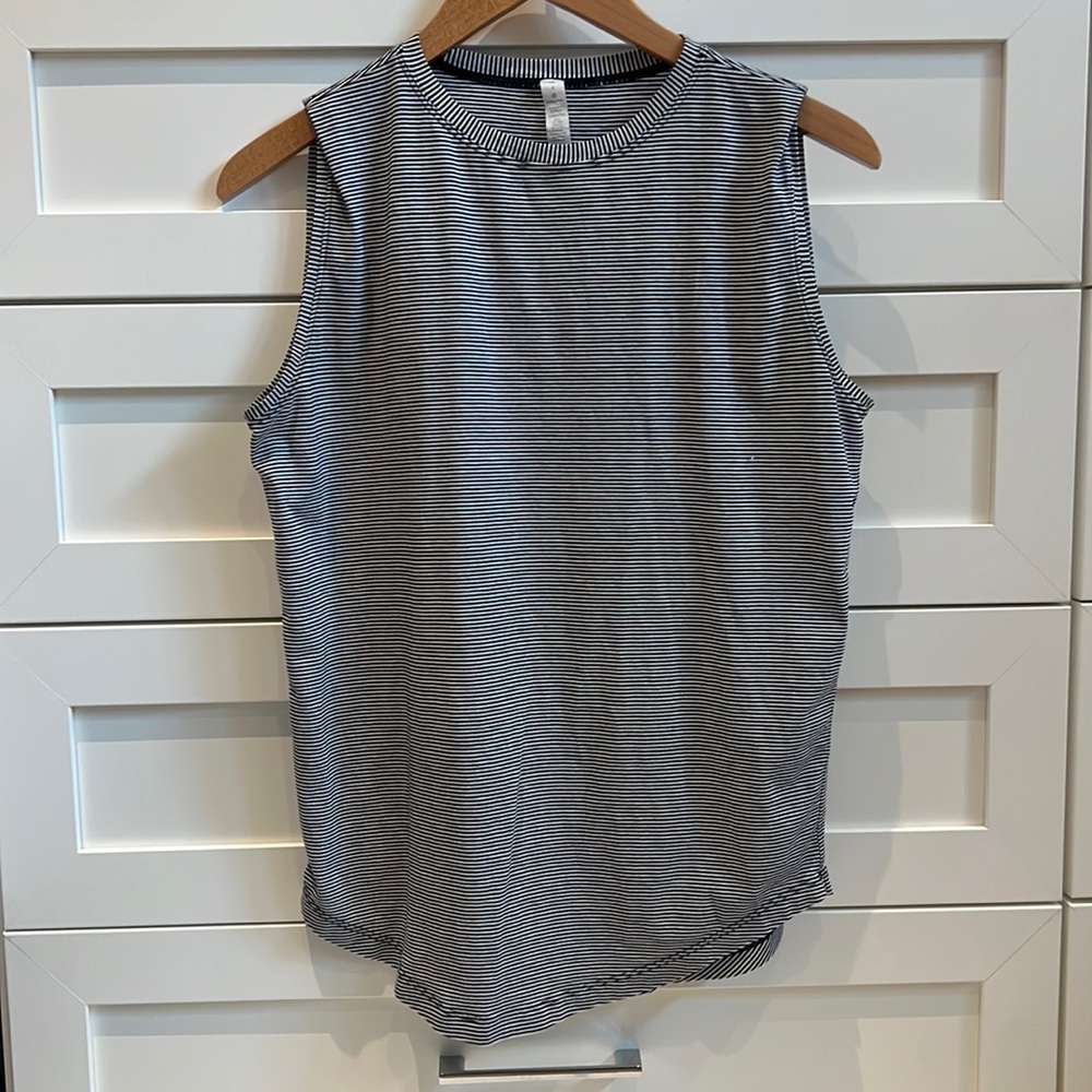 Lululemon muscle tank